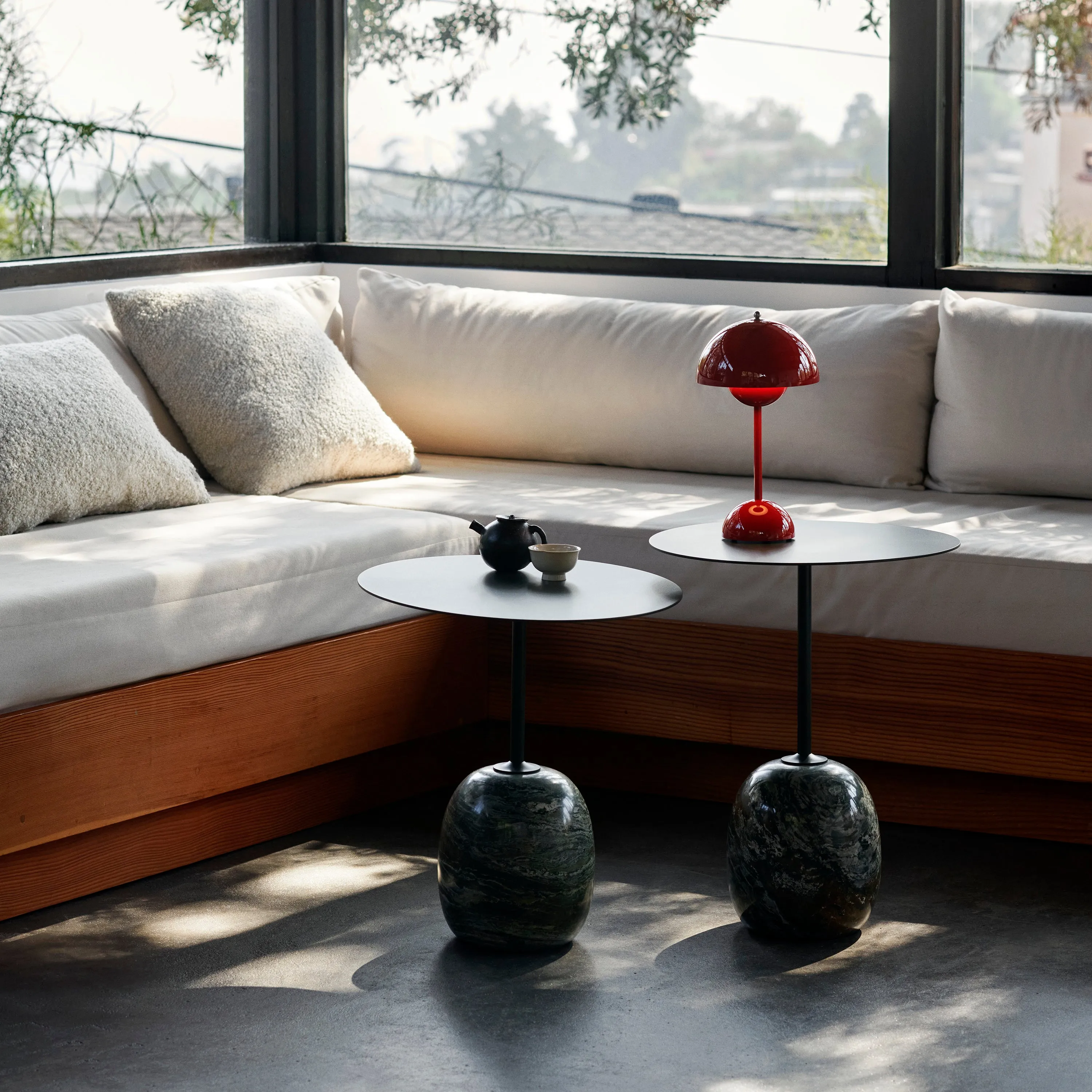 Lato Table LN9