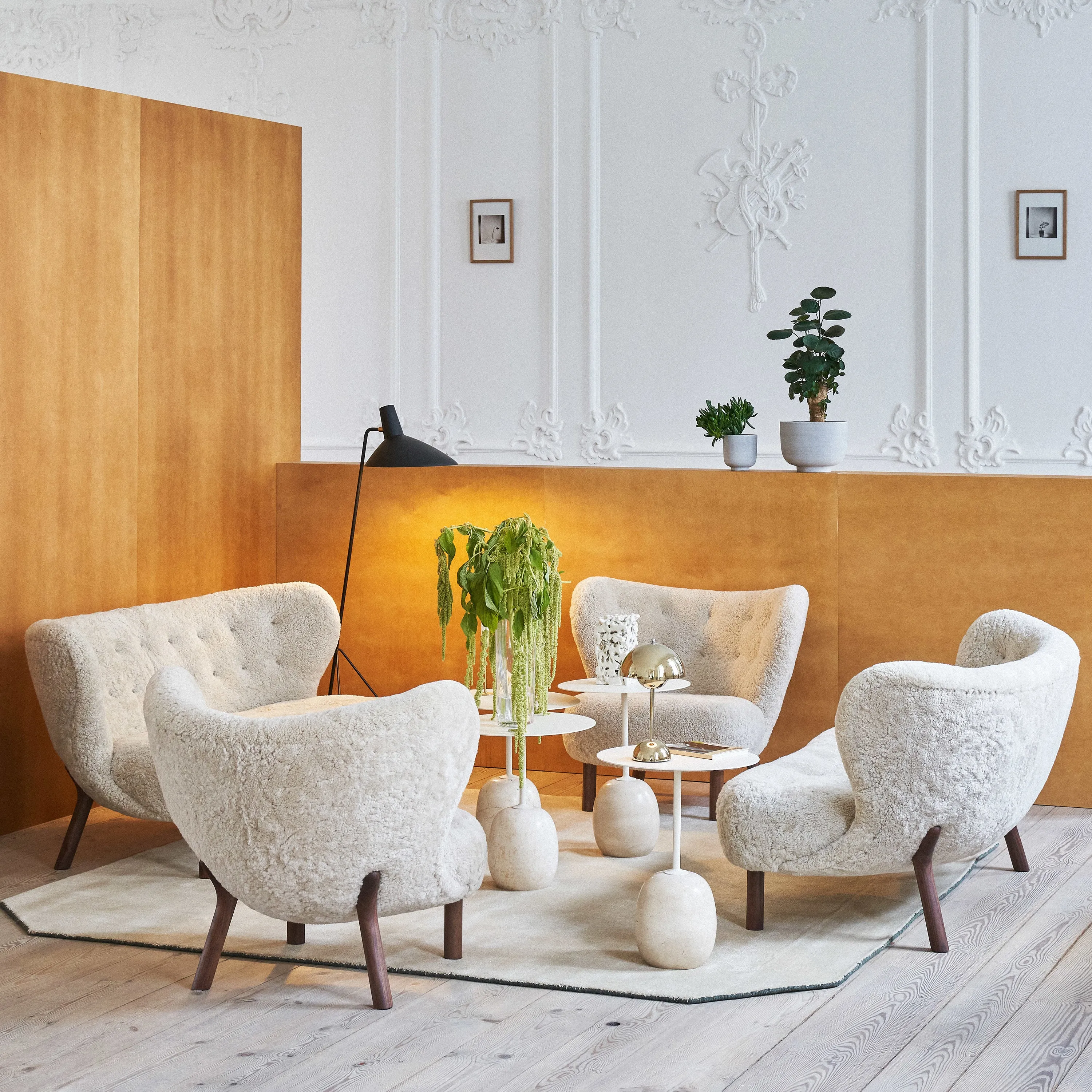 Lato Table LN9