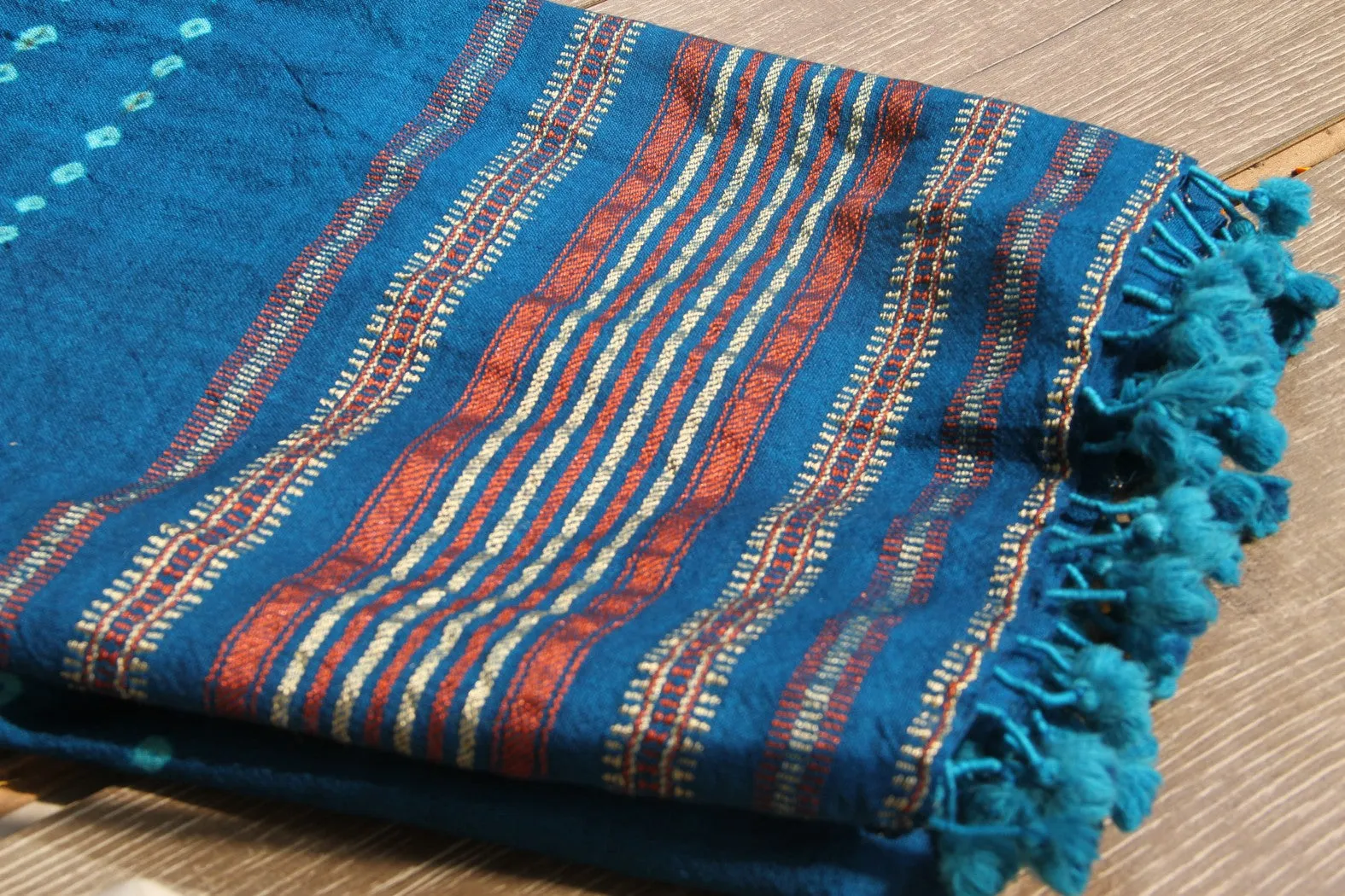 Neela Bandhani Stole