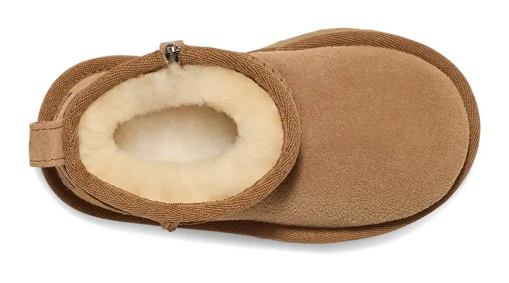 UGG Toddler's Classic Ultra Mini – Cozy, Stylish & Play-Ready